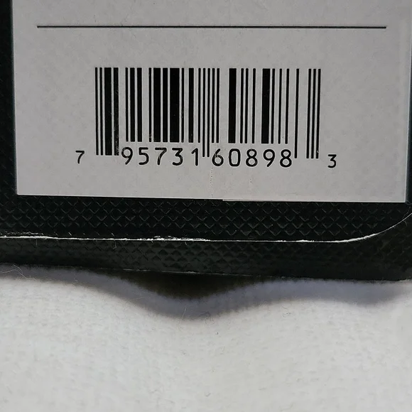 DKNY - Picture 6 of 10